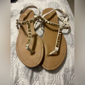 Woman Sandals Size 7 Stori